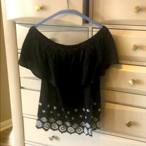 Cute off shoulder black blouse w/white embroidery